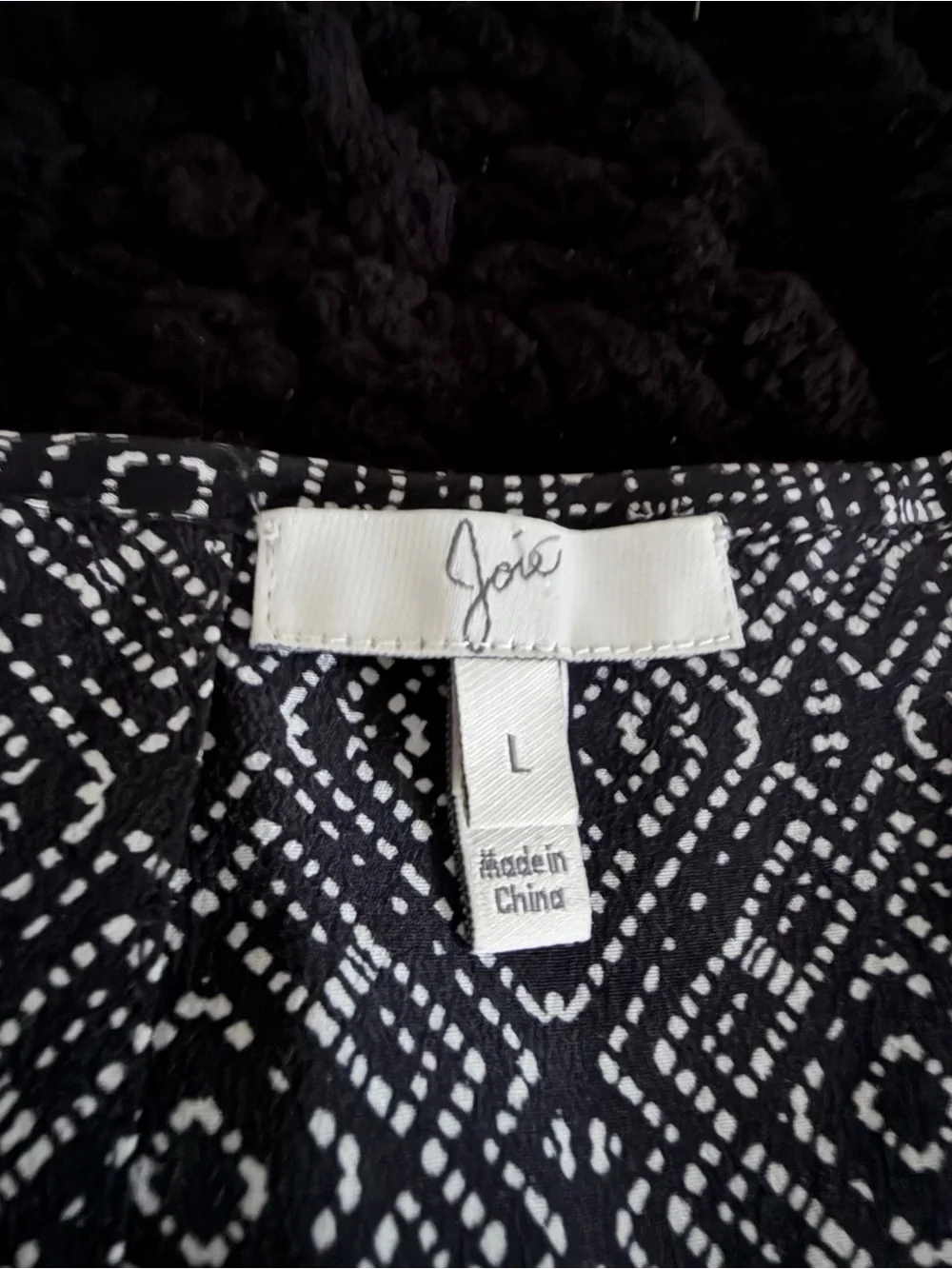 Joie Black & White Geometric Short Sleeve Blouse - Picture 5 of 6